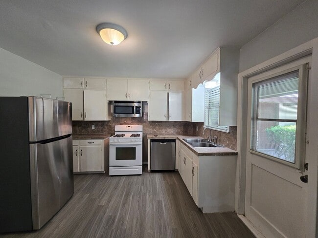 Building Photo - 4708 Red River St