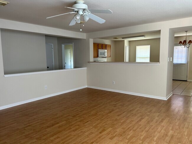 Building Photo - 6706 Wild Pecan Trl