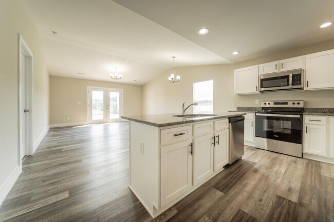 Building Photo - 904 Sparrow Ln