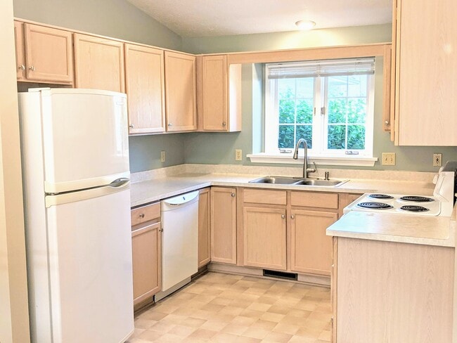 Kitchen - 625 Zachary Way