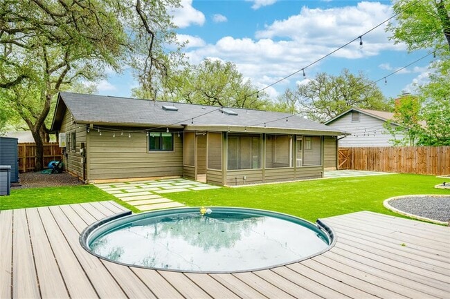 Building Photo - 2305 Falcon Hill Dr