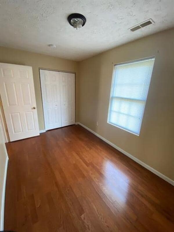 Building Photo - 133 Restwood Pl