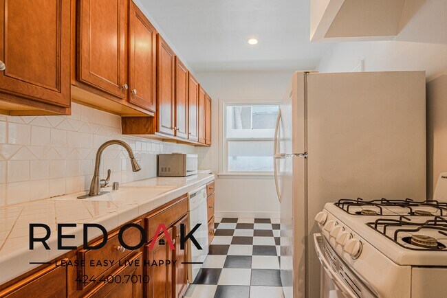 Foto del edificio - 1818 Whitley Ave