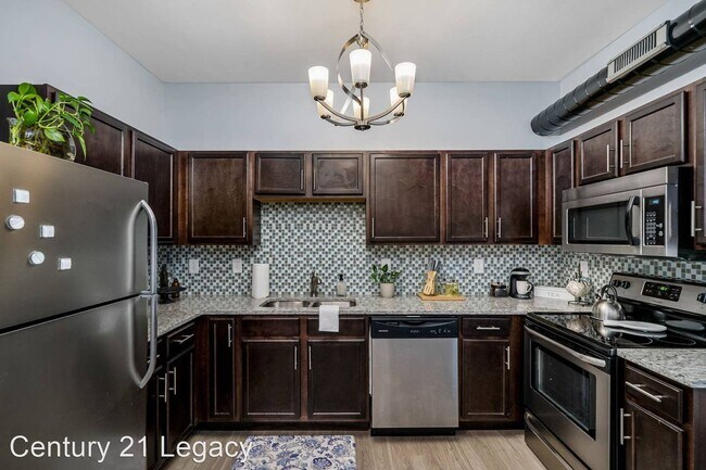 Building Photo - 1 br, 1 bath House - 202 E Main St #204