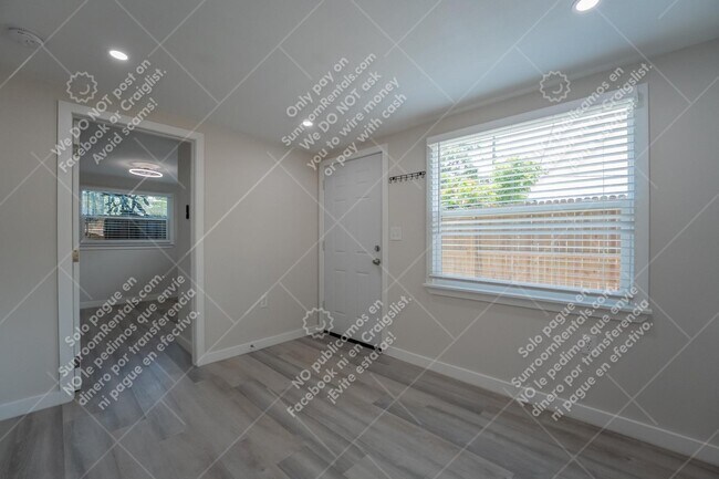 Foto del edificio - 606 4th Ave NW