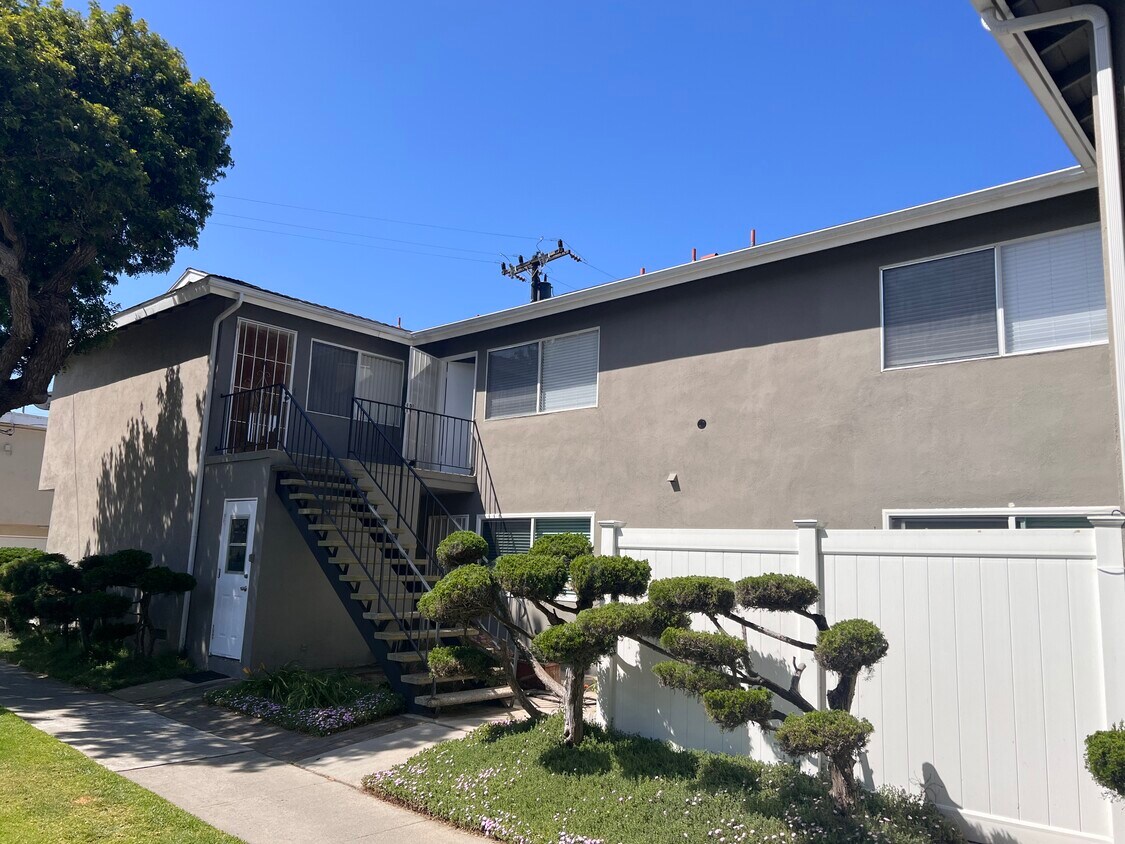 Primary Photo - 1228 Amethyst St