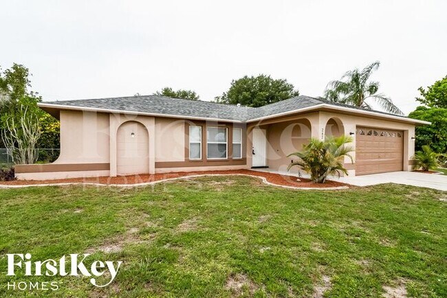 Building Photo - 242 SW 34th Terrace