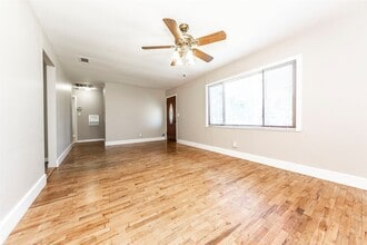 Building Photo - 2835 Beverly Rd