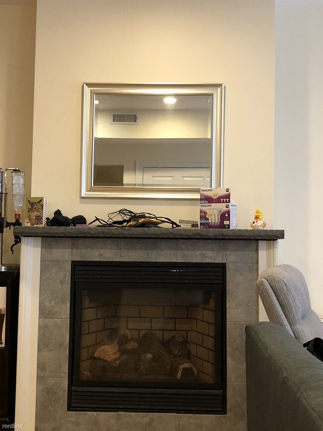 Building Photo - 4 br, 2 bath  - 106 High St # 1
