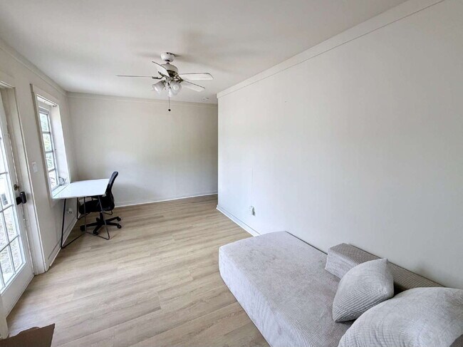 Foto del edificio - "Spacious 2-Bed, 2-Bath Oasis in Lake Worth Beach - Your Perfect Retreat Awaits!"
