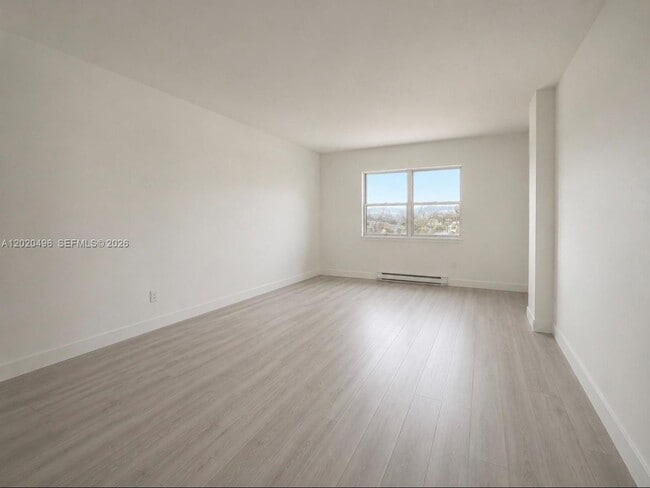 Foto del edificio - 400 Kings Point Dr