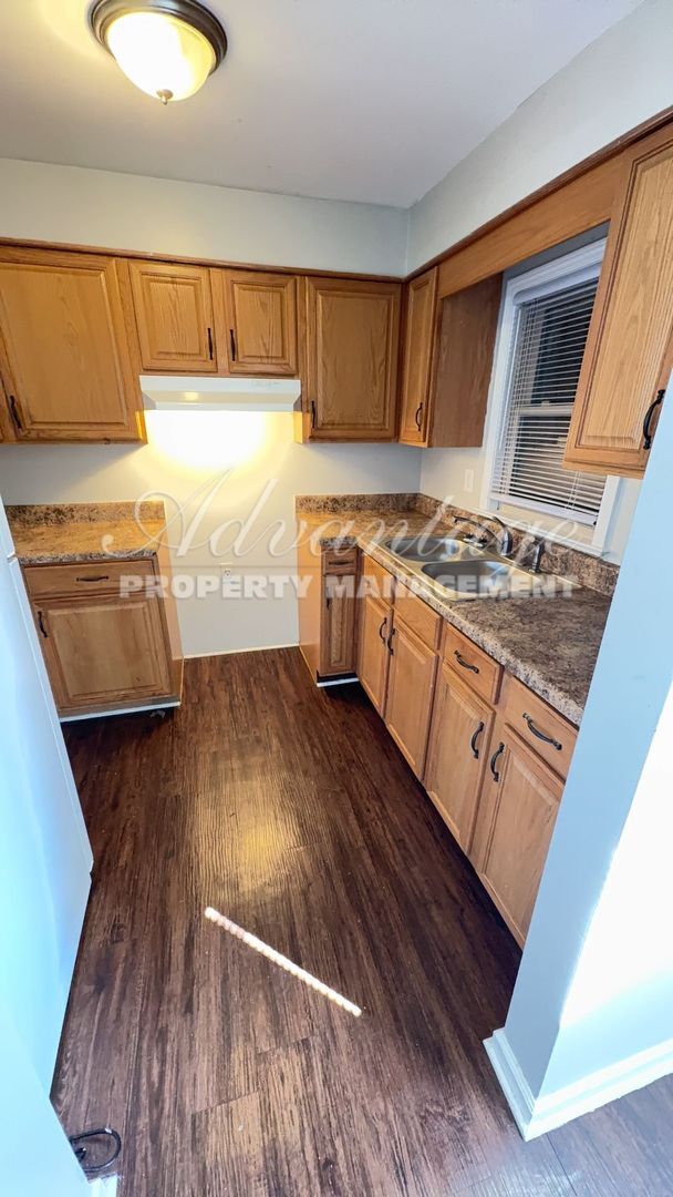 Foto del edificio - Newly Renovated Duplex in Oakhaven - OPEN ...