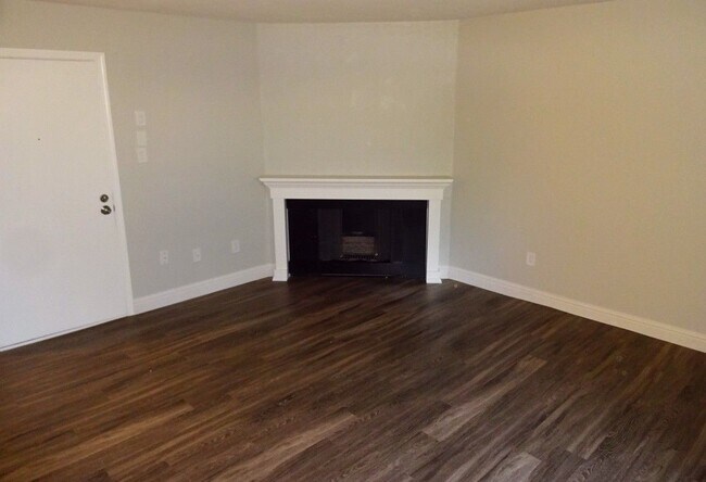 Foto del edificio - 2302 G St