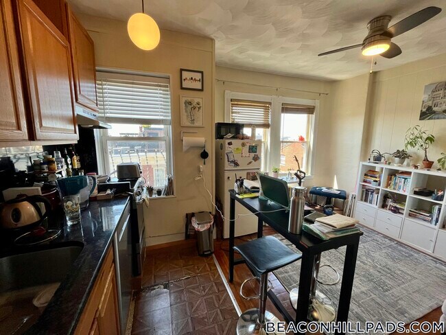 Building Photo - 108 Myrtle St