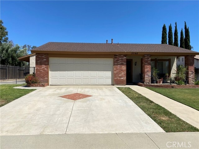 Primary Photo - 3746 Valle Vista Dr