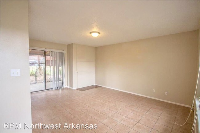 Building Photo - 639 N Betty Jo Dr