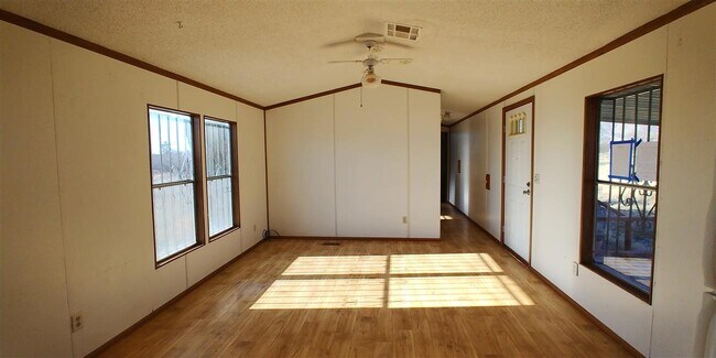 Building Photo - 10426 S Corgi Ranch Rd