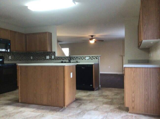 Building Photo - 14718 Watertrace Dr