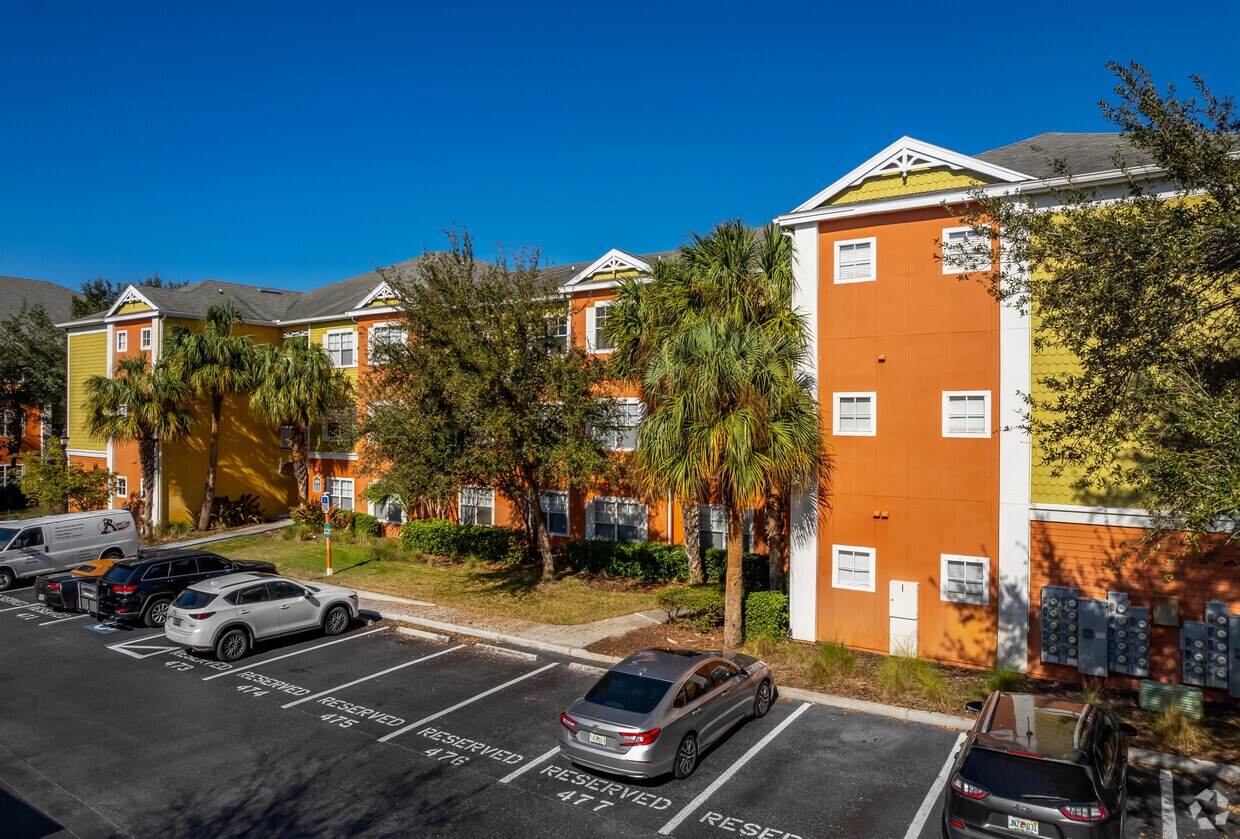 Grand Key Condominiums Apartments in Tampa, FL