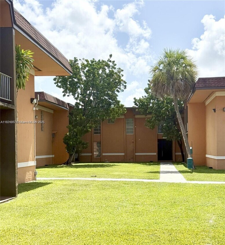 Primary Photo - 9449 SW 76th St