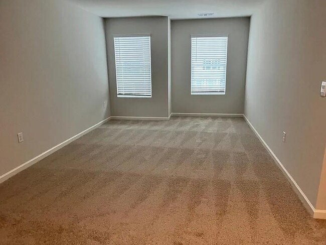 Building Photo - 124 Grand Hickory Wy