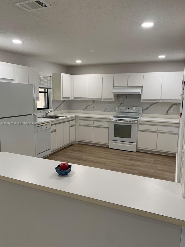 Building Photo - 3532 NW 95th Terrace