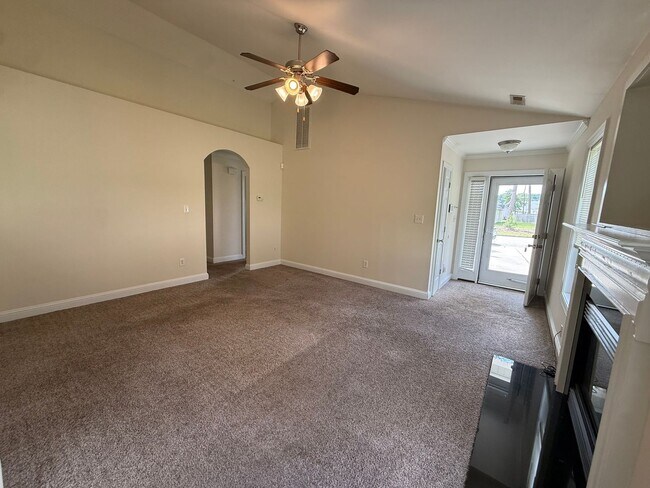 Foto del edificio - 4015 Huntsmoor Ln