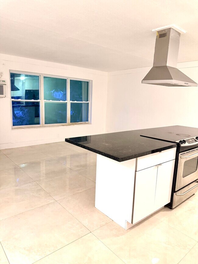 Foto del edificio - 1920 N 65th Way