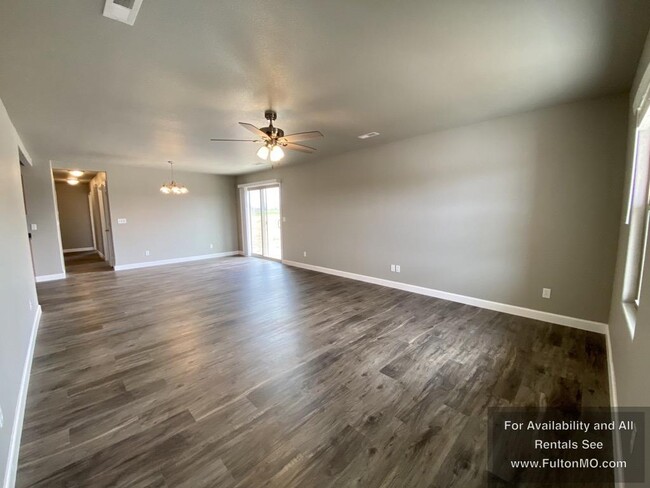 Building Photo - 501 Commons Drive