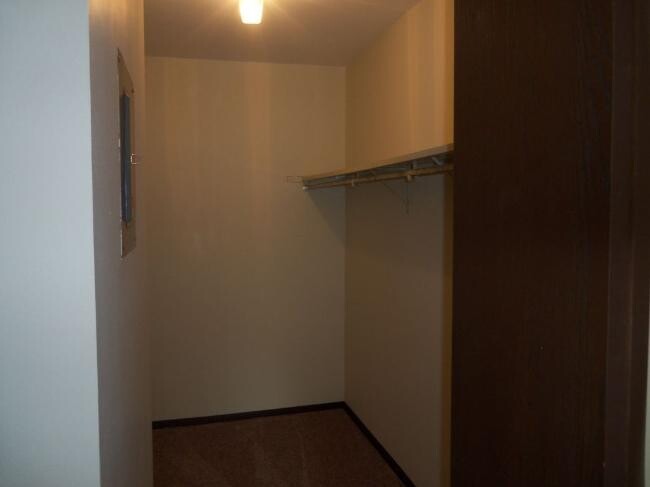 Building Photo - 9093 N Park Plaza Ct