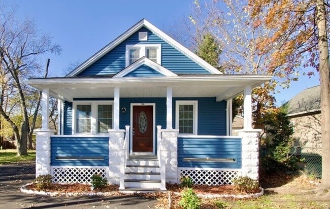 Building Photo - 158 Gilbert Ave