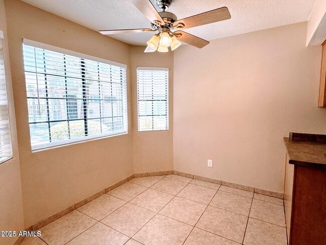 Building Photo - 925 S Longmore