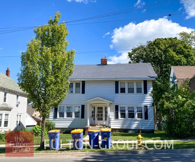 Building Photo - 18 Fuller Ave SE