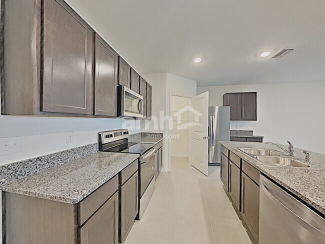 Building Photo - 8487 Bower Bass Cir