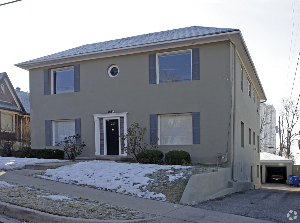 Building Photo - 28 E Hillside Ave