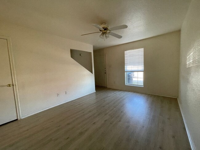 Building Photo - 4506 Sylvia Dr