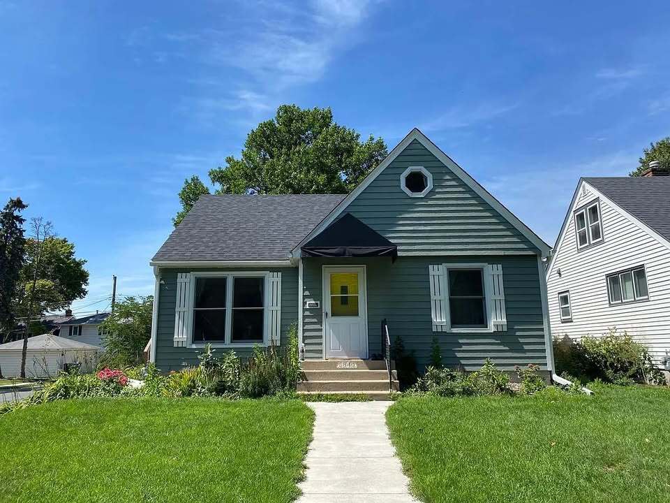 Building Photo - 5840 Pillsbury Ave