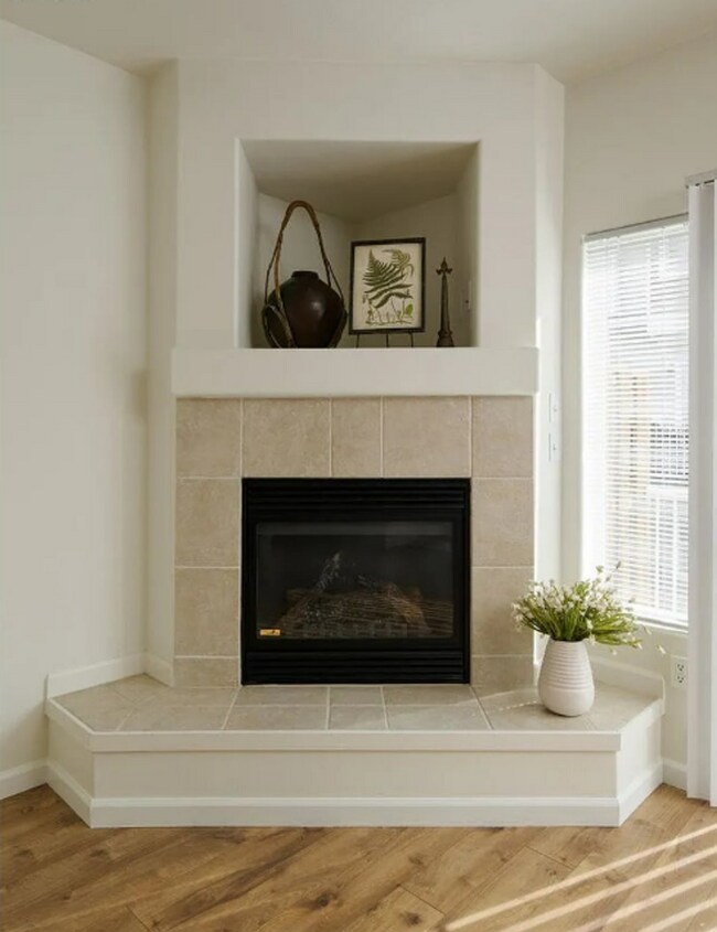 Foto del edificio - 2-Bedroom Beaverton Condo with Private En-Suite Bathrooms, Open Floor Plan, Private Balcony & Att...