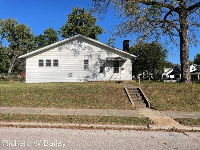 Building Photo - 2 br, 1 bath House - 229 Douglas Avenue