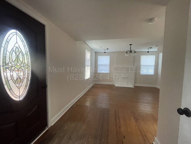 Foto del edificio - 101 Honeycutt Dr