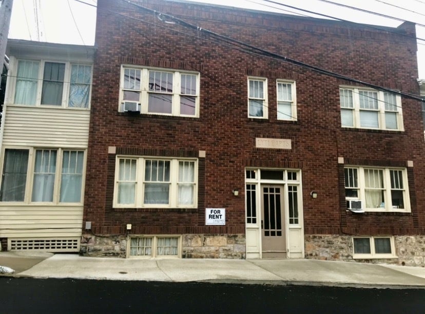 Building Photo - 311 -19th St. Altoona - 4