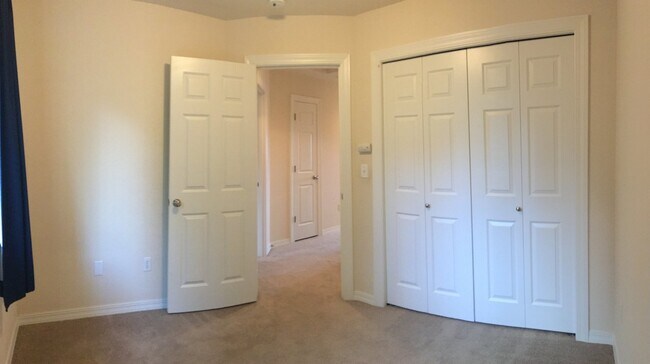 Foto del edificio - Great TownHome For Rent