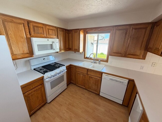 Foto del edificio - Spacious 3 Bed, 2.5 Bath House in Spokane Valley!