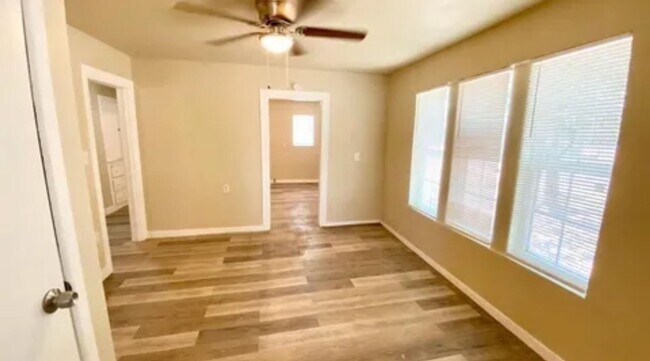Foto del edificio - Large 2 Bedroom House