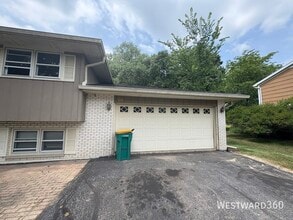 Building Photo - 16 Longwood Dr