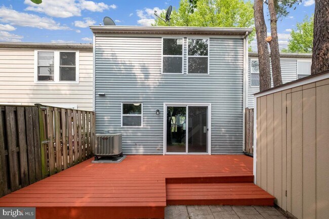 Foto del edificio - 522 Riggs Ct