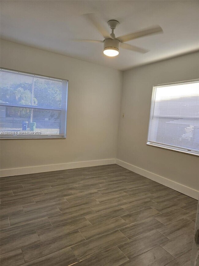 Foto del edificio - 1245 NE 110th Terrace