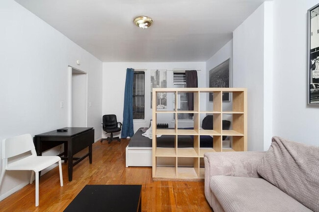 Foto del edificio - 131 E 94th St