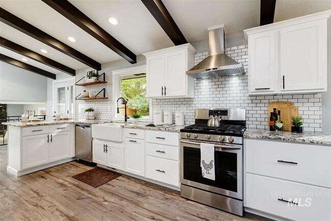 Building Photo - 568 N Palmetto Dr