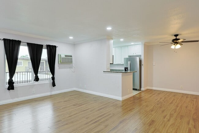 Building Photo - 2-Bed, 1.5-Bath Condo in Convenient El Cajon Location